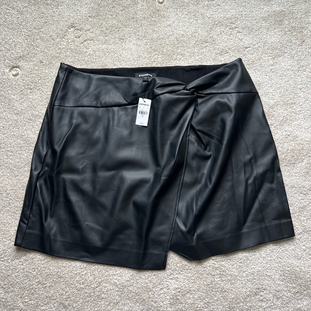 NWT express faux leather skirt XL